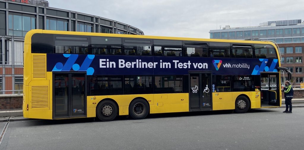 Doppeldeckerbus im Hamburger&nbsp;Linienbetrieb